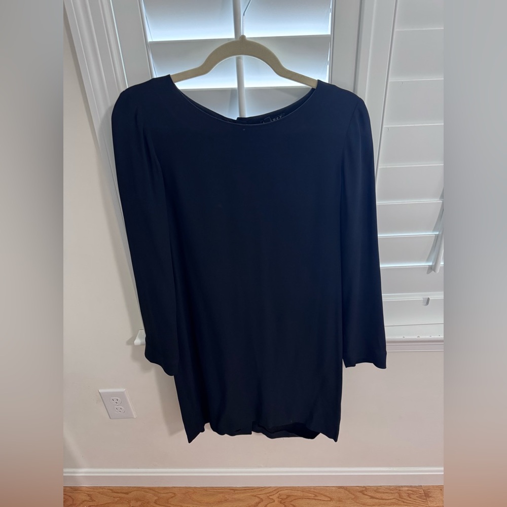 Theory shift dress with buttons down the back - size 4 GUC